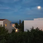 Aparthotel Sundance & 3*