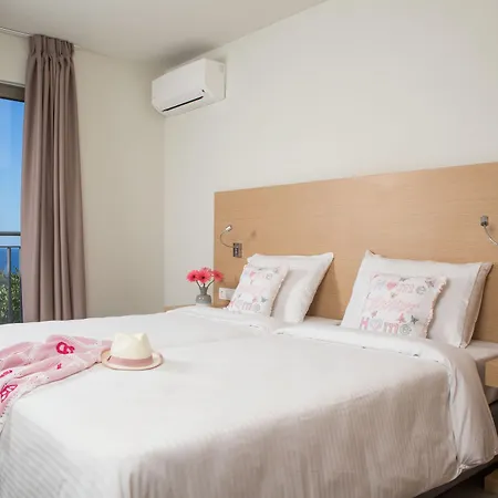 Aparthotel Sundance & 3*
