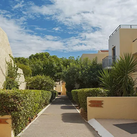 Aparthotel Sundance & 3*